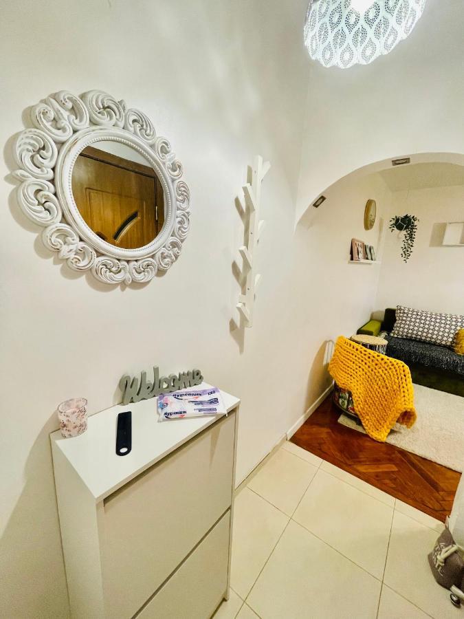 Modern Place To Stay-Self Check-In Nonstop 24H-Wifi Resita Exterior photo